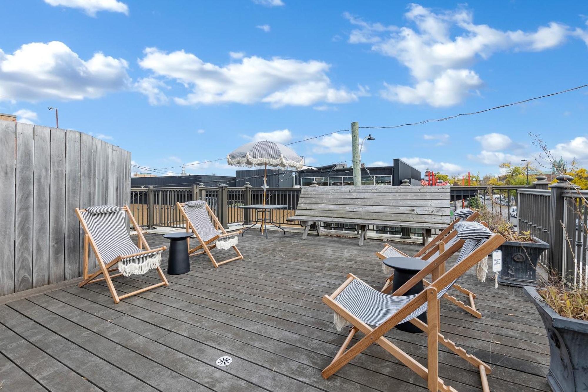 Апартаменти Lofts De La Petite Italie Монреаль Екстер'єр фото